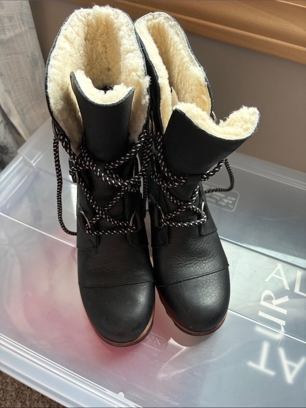Sorel Women's Black Faux-Sherpa Lace-Up Winter Boots - Picture 3 of 9